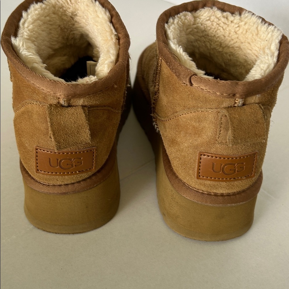 UGG CLASSIC WOMENS PLATFORM BROWN MINI  BOOTS GENUINE LEATHER AND SHEEPSKIN SZ 5